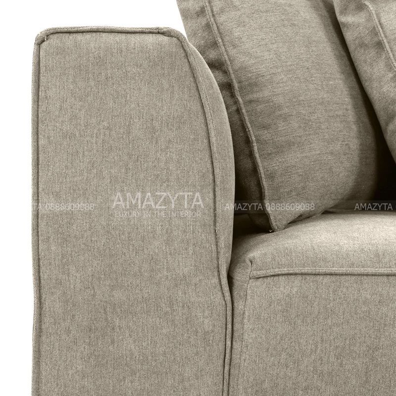 Từng chi tiết của ghế được làm rất kỹ càng và được viền xung quanh