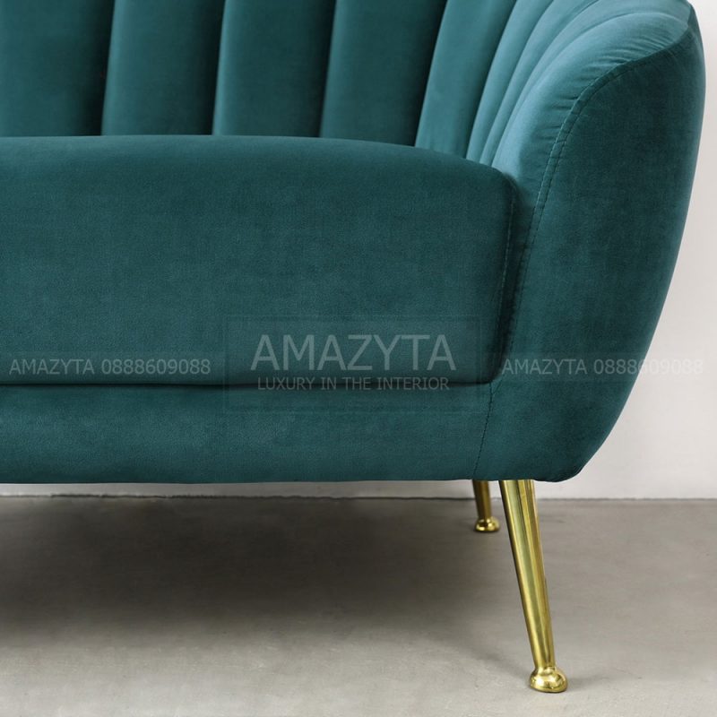 Chân ghế cao được mạ vàng sang trọng