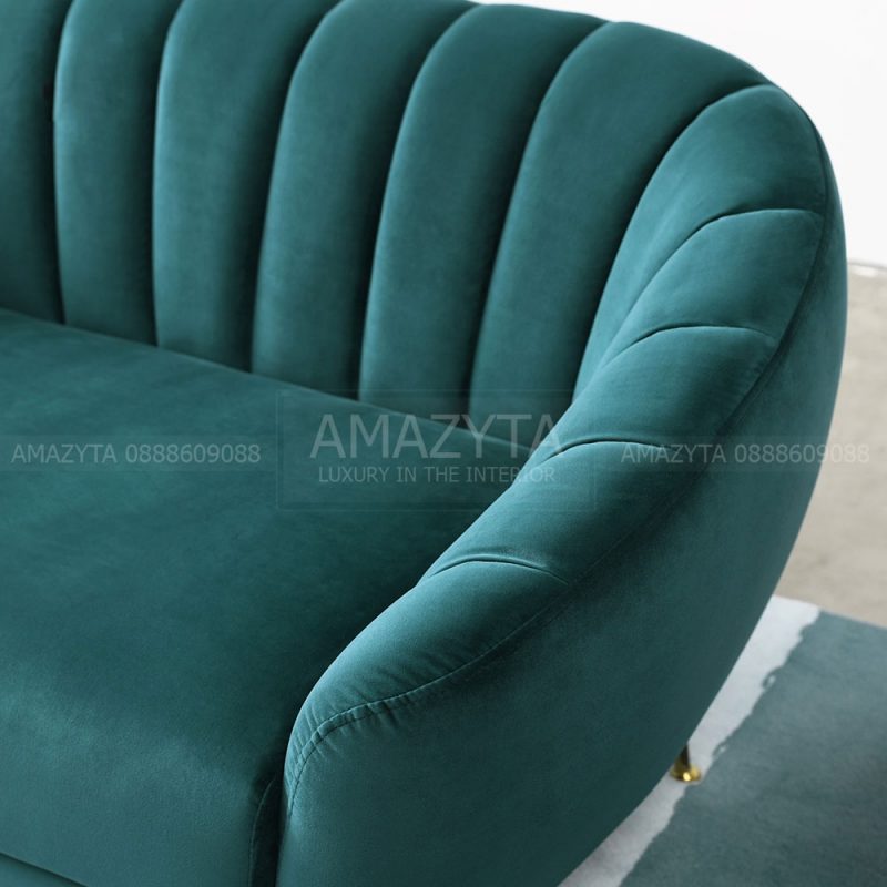 Tựa lưng được làm thành từng sọc lớn giống vỏ sò