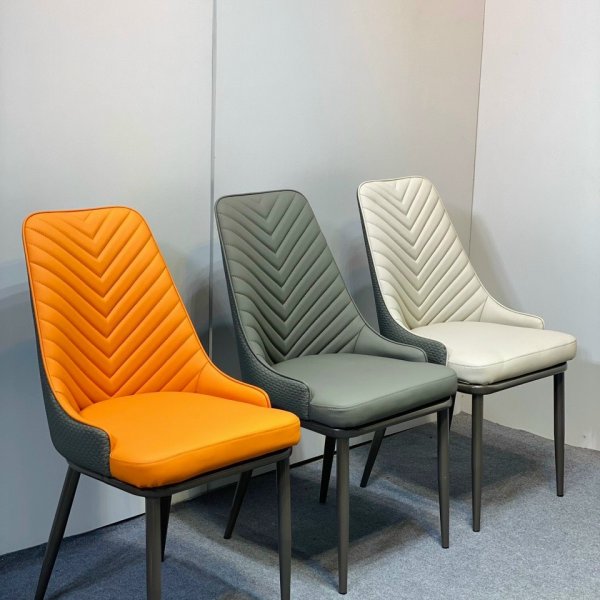 Ghế có thiết kế hai màu trước sau khác nhau