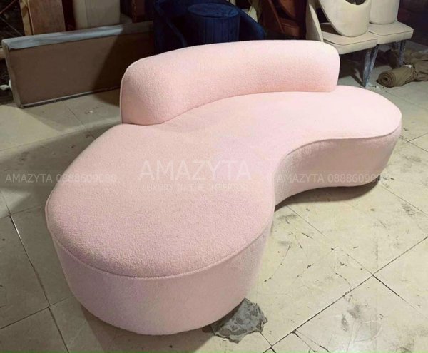 Mẫu ghế cong lệch màu hồng phấn pastel