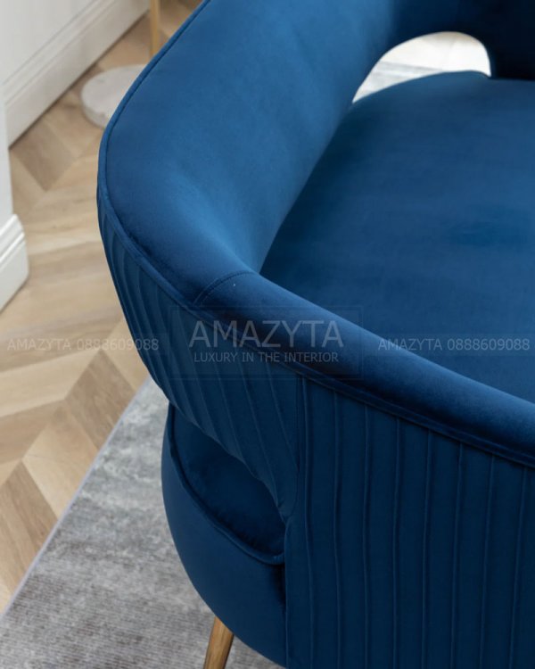 Ghế mẫu được làm từ chất vải nhung không bóng rất đẹp và mềm mại