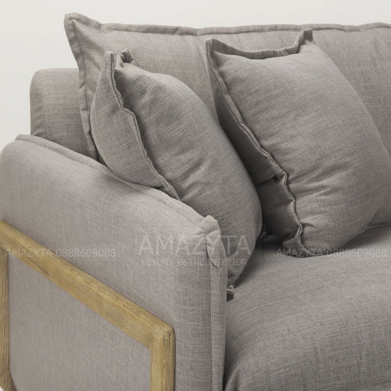 Đệm và gỗ được kết hợp hoàn hảo trên mẫu ghế sofa văng AMB-669