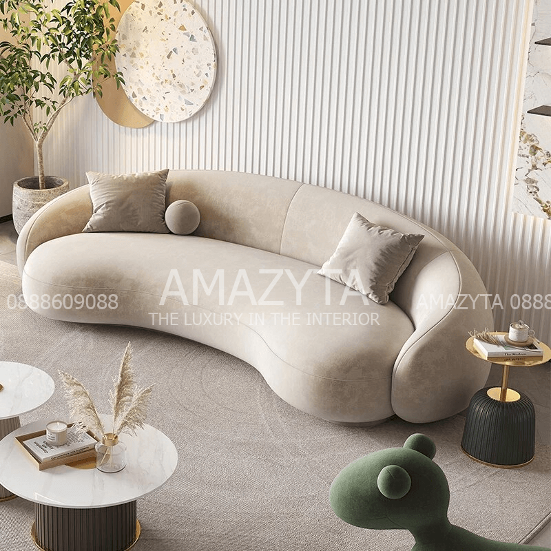 Ghế sofa cong tạo điểm nhấn cho không gian