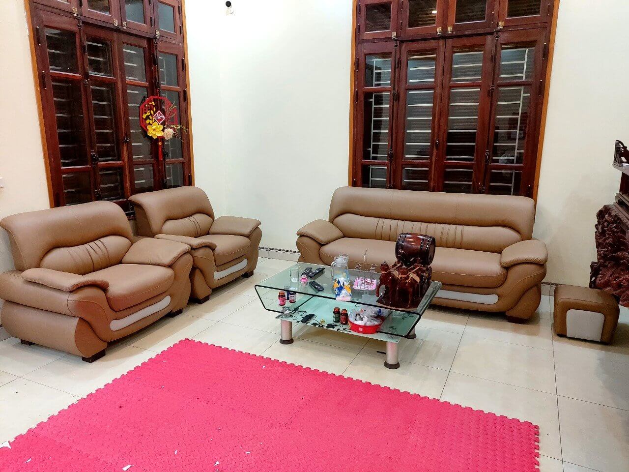 Tại sao chị Hằng lại quyết định bọc lại sofa?
