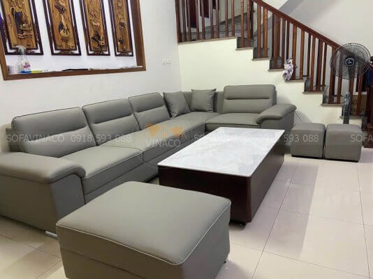 Bộ bàn ghế sofa góc chữ L giả da cao cấp sau khi được lắp đặt tại nhà khách hàng